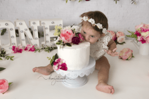 1st birthday milestone, cake smash